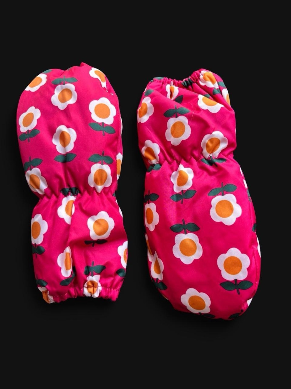 ✨Pink mittens with white & orange flowers and green leaves ✨
